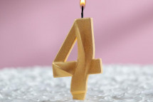 Свеча для торта цифра "4"